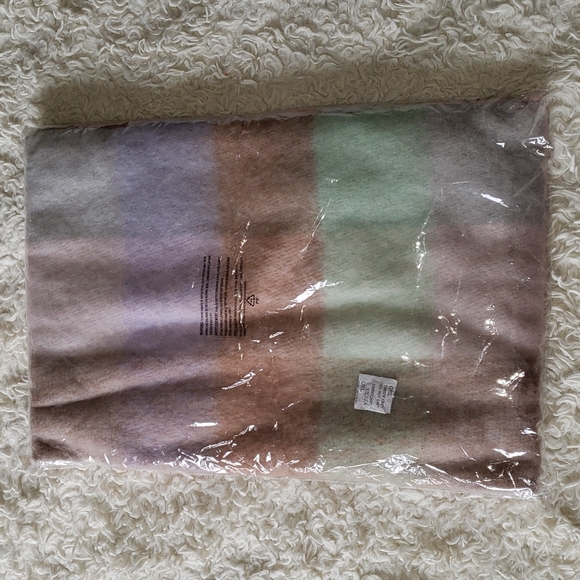 Marcus Adler Oversized Long Winter Fringe Scarf Blush new - Picture 2 of 6